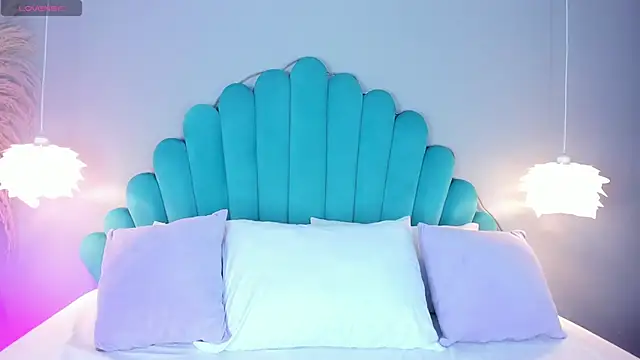 AlassiaHocthner online show from 14, 11, 2025