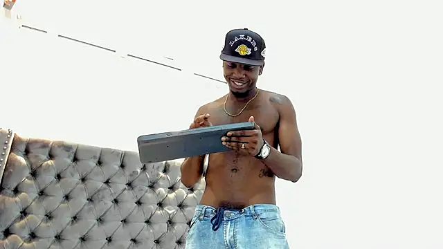 DOUGLAS 099 online show from 9, 9, 2025