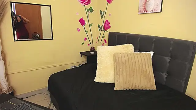 BrendaRojas  online show from 15, 4, 2026