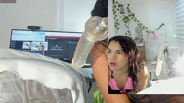 Rosy Emely online show from 5, 12, 2025