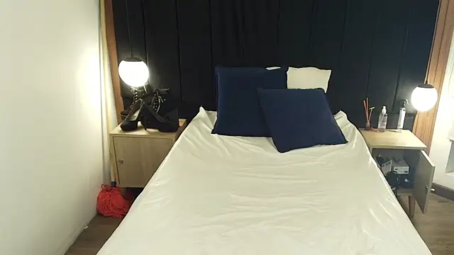 Snapshot of LiaMonroee_ chatting on 22, 3, 2026 LiaMonroee online show from 22, 3, 2026