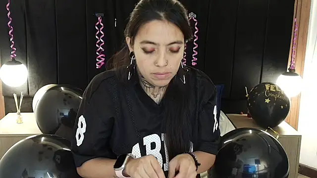 Snapshot of LiaMonroee_ chatting on 24, 3, 2026 LiaMonroee online show from 24, 3, 2026