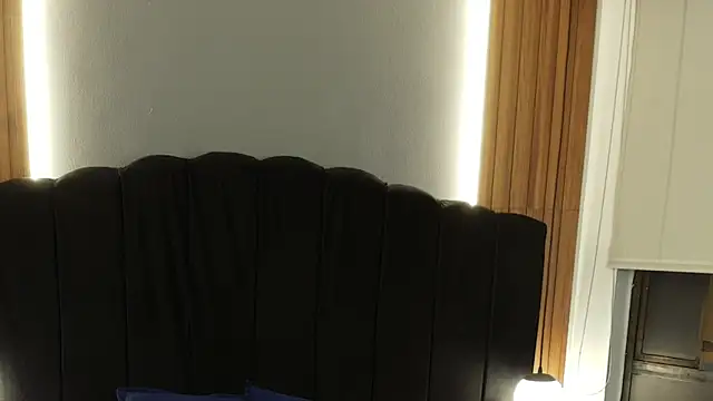 Snapshot of LiaMonroee_ chatting on 23, 3, 2026 LiaMonroee online show from 23, 3, 2026