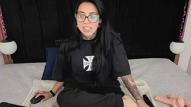 LiaMonroee  online show from 24, 5, 2026