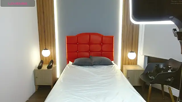 LiaMonroee  online show from 13, 2, 2026