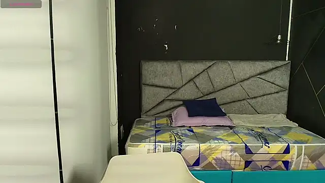 LiaMonroee  online show from 8, 11, 2025