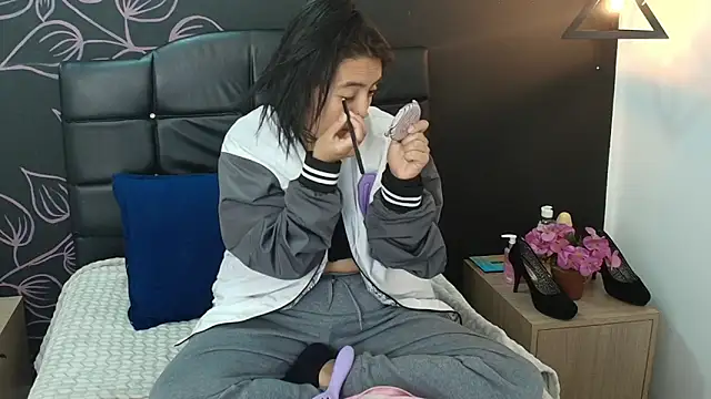 LiaMonroee  online show from 19, 12, 2025