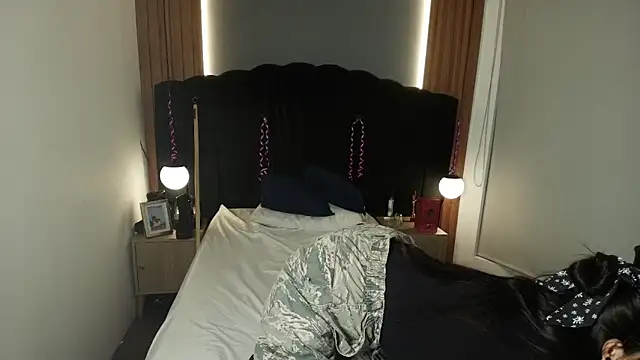 Snapshot of LiaMonroee_ chatting on 1, 4, 2026 LiaMonroee online show from 1, 4, 2026