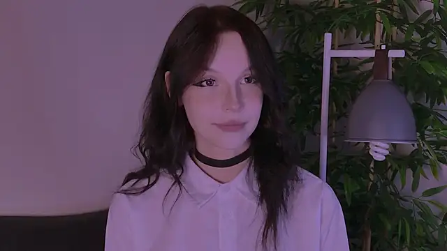 claire bennett online show from 22, 6, 2026
