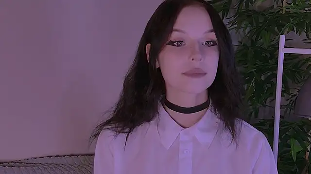 claire bennett online show from 24, 6, 2026