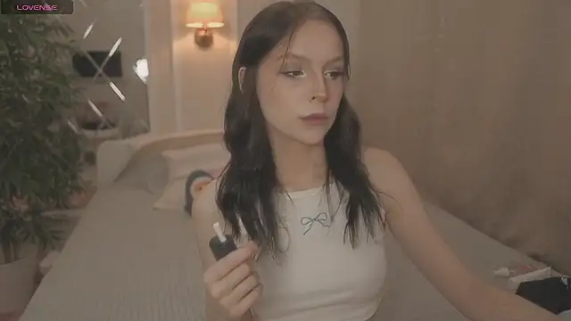 claire bennett online show from 13, 9, 2025