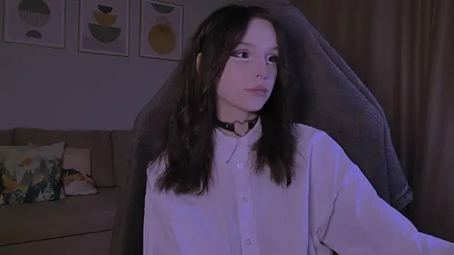 claire bennett online show from 27, 4, 2026