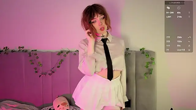 Snapshot of RileyVice chatting on 28, 11, 2025 RileyVice online show from 28, 11, 2025