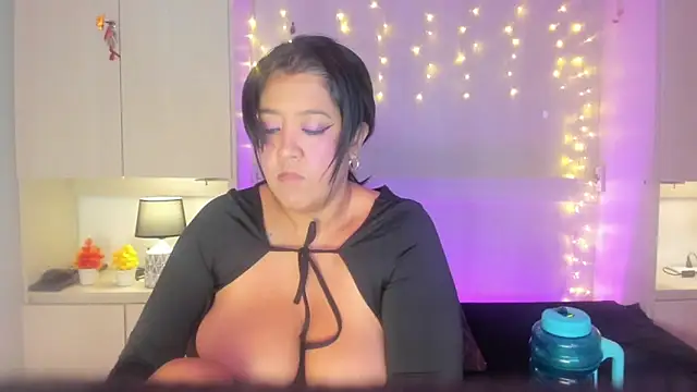 VickyRuiz  online show from 13, 5, 2026