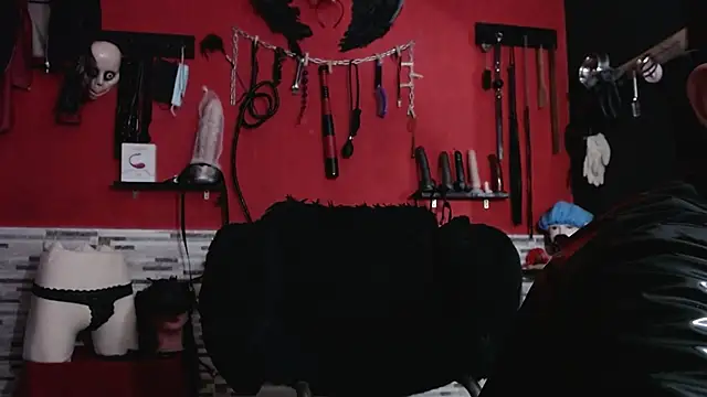 Miss Mirandaa online show from 4, 10, 2025