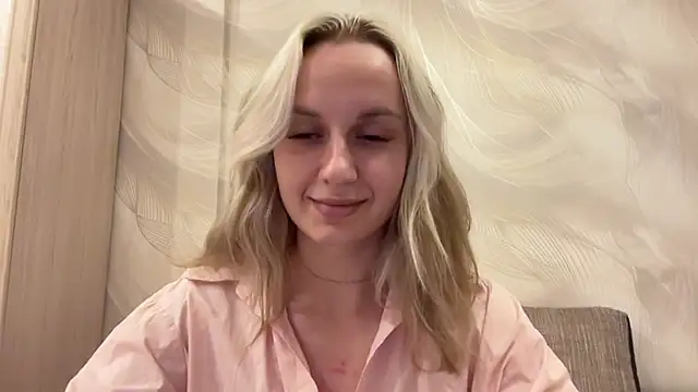 AdeleEverhart online show from 27, 11, 2025