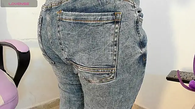 Gabrielaa Miller  online show from 17, 9, 2025