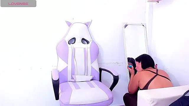 Gabrielaa Miller  online show from 8, 10, 2025