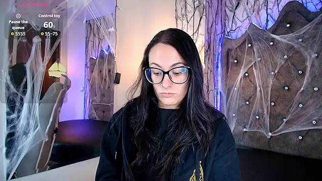 Zami Escobar of online show from 23, 10, 2025