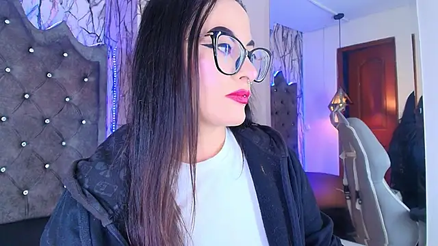 Zami Escobar of online show from 14, 11, 2025