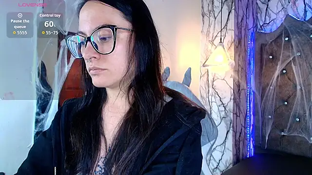 Zami Escobar of online show from 20, 10, 2025