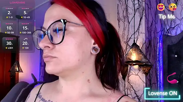 Zami Escobar of online show from 10, 4, 2026