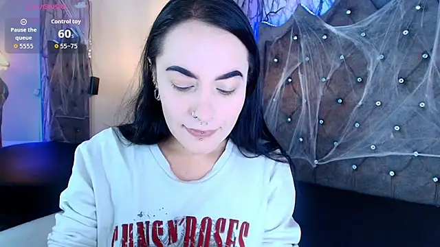 Zami Escobar of online show from 21, 10, 2025