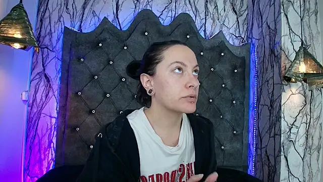 Zami Escobar of online show from 18, 9, 2025