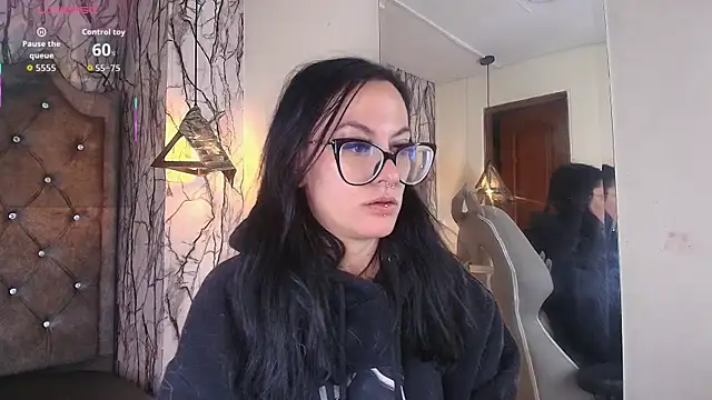 Zami Escobar of online show from 23, 11, 2025