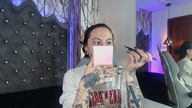 Zami Escobar of online show from 2, 10, 2025