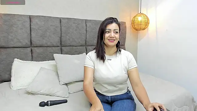 victoria bourne online show from 2, 11, 2025