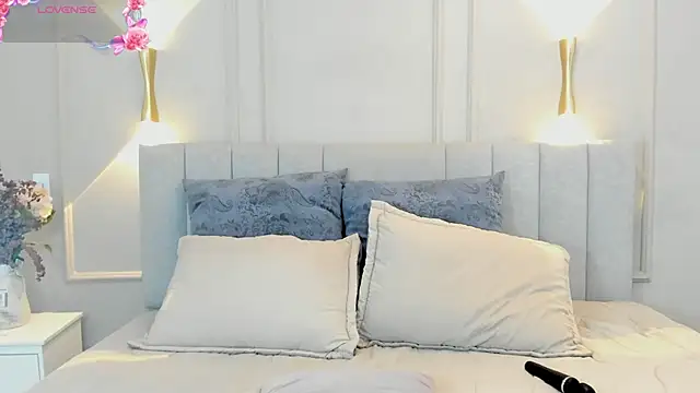 victoria bourne online show from 5, 11, 2025