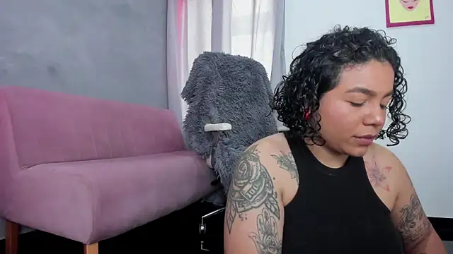 Snapshot of alexholyy chatting on 16, 10, 2025 alexholyy online show from 16, 10, 2025