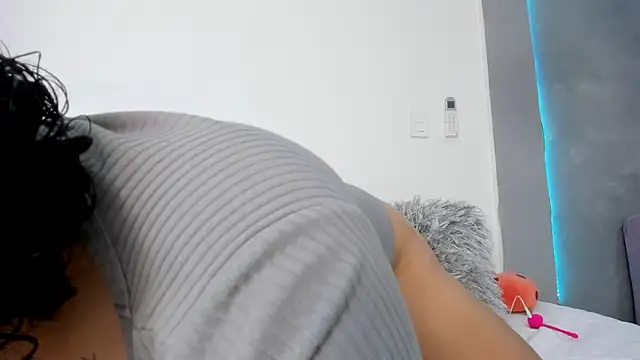 Snapshot of alexholyy chatting on 31, 10, 2025 alexholyy online show from 31, 10, 2025