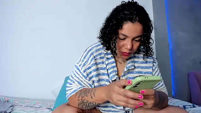 Snapshot of alexholyy chatting on 22, 10, 2025 alexholyy online show from 22, 10, 2025