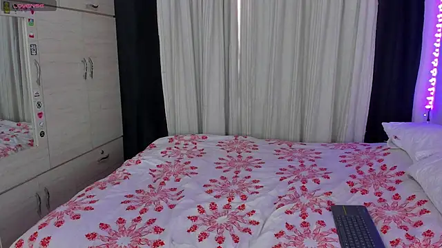 Snapshot of Dark_luckyyy chatting on 3, 12, 2025 Dark luckyyy online show from 3, 12, 2025