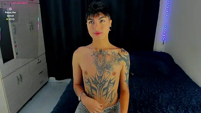 Snapshot of Dark_luckyyy chatting on 5, 11, 2025 Dark luckyyy online show from 5, 11, 2025