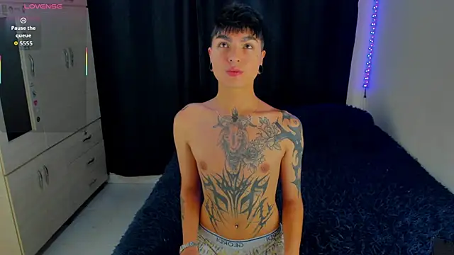 Snapshot of Dark_luckyyy chatting on 4, 11, 2025 Dark luckyyy online show from 4, 11, 2025