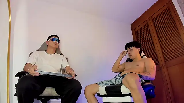 Snapshot of sotooliver3 chatting on 2, 12, 2025 sotooliver3 online show from 2, 12, 2025