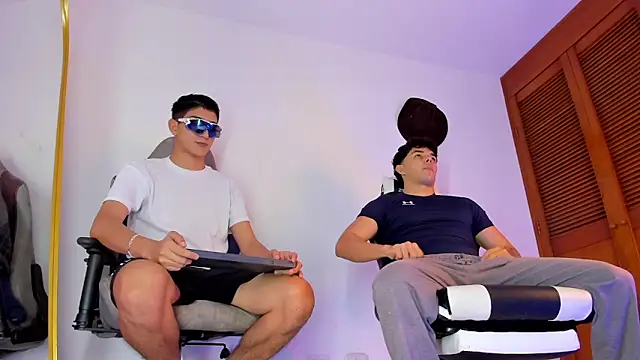 Snapshot of sotooliver3 chatting on 17, 10, 2025 sotooliver3 online show from 17, 10, 2025