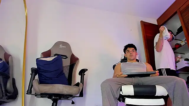 Snapshot of sotooliver3 chatting on 24, 10, 2025 sotooliver3 online show from 24, 10, 2025