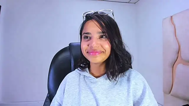 ScarletDoll online show from 28, 10, 2025