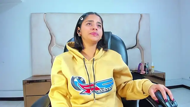 ScarletDoll online show from 13, 9, 2025