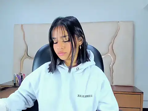 ScarletDoll online show from 24, 9, 2025