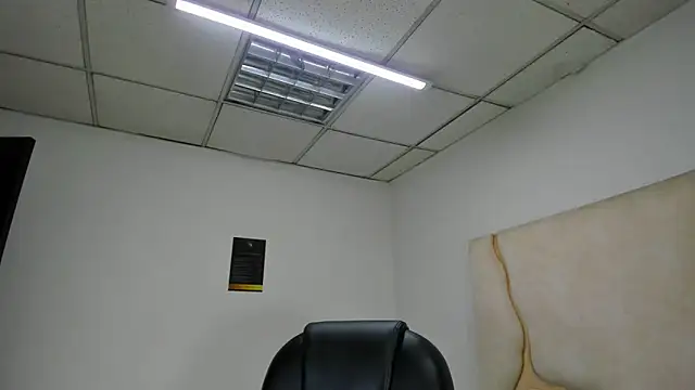 ScarletDoll online show from 26, 10, 2025