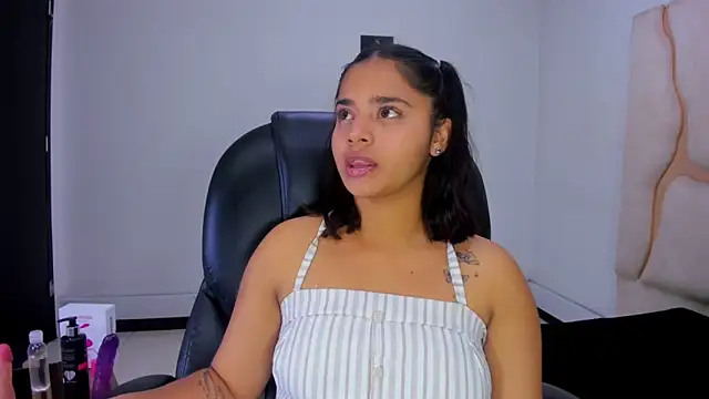 ScarletDoll online show from 11, 11, 2025