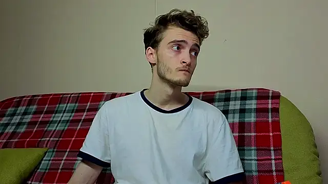 Snapshot of spider____man chatting on 8, 7, 2026 spider man online show from 8, 7, 2026