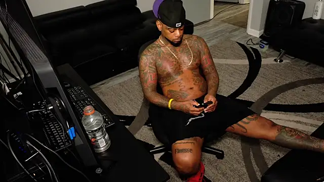 SLANGONDEMHOES online show from 9, 3, 2026