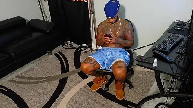 SLANGONDEMHOES online show from 6, 11, 2025