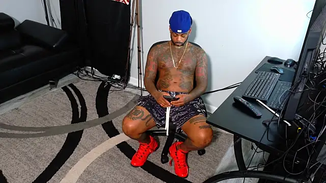 SLANGONDEMHOES online show from 4, 11, 2025